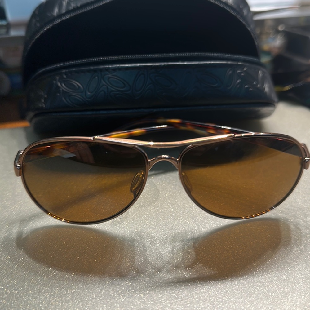 Oakley sunglasses the breaker new with case